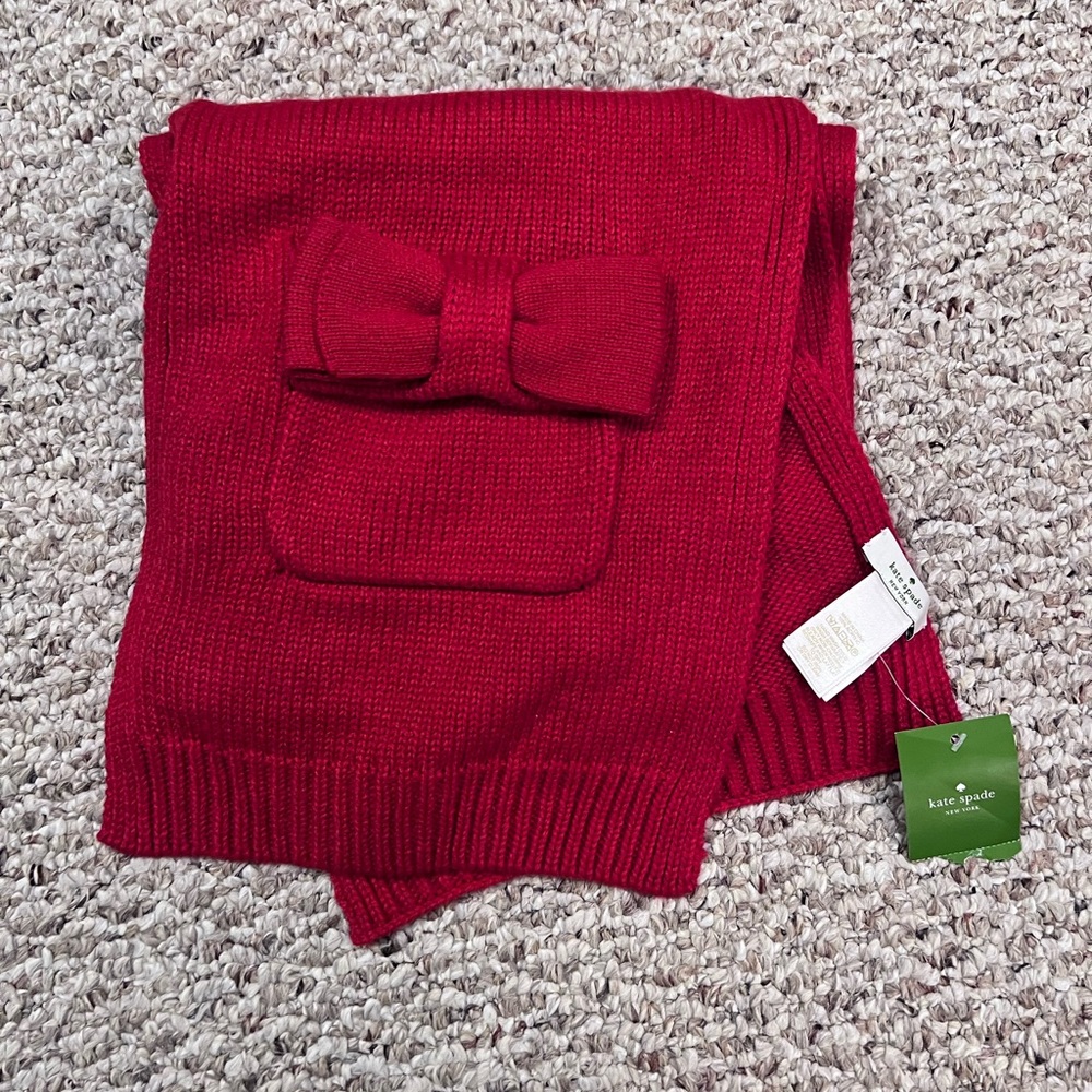 Brand New With Tags Red Knit Pocket Scarf - Picture 2 of 2